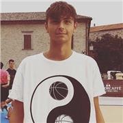 Ragazzo giovane di 20 anni diplomato al liceo scientifico Enrico Medi di Senigallia con una buona votazione, con Capacità di interazione con alunni di ogni tipo di età e preparazione pertinente a tutto il programma di matematica di scuola superiore